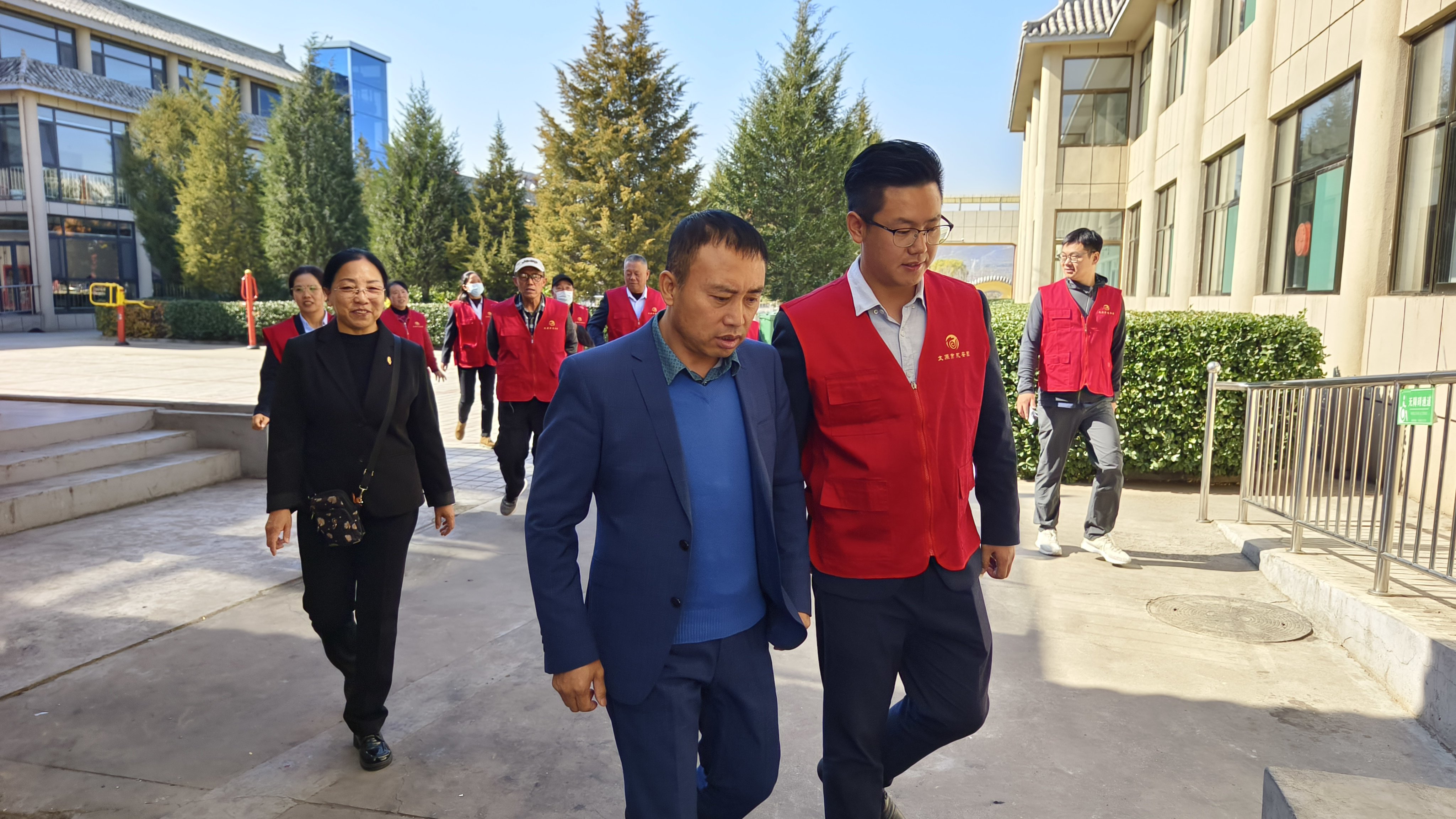 佳节又重阳，尊龙凯时人生就是搏送温暖